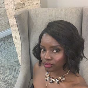 Meet your Posher, Zenia